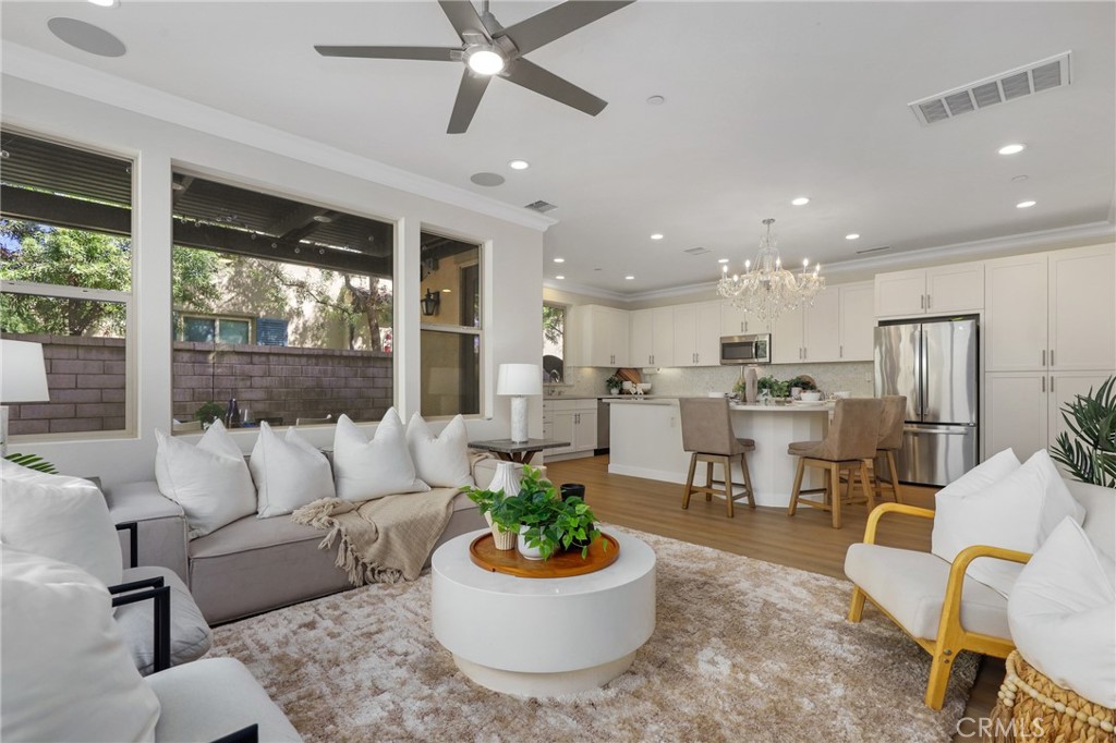 KNOLLS (BKKNLS) - Residential