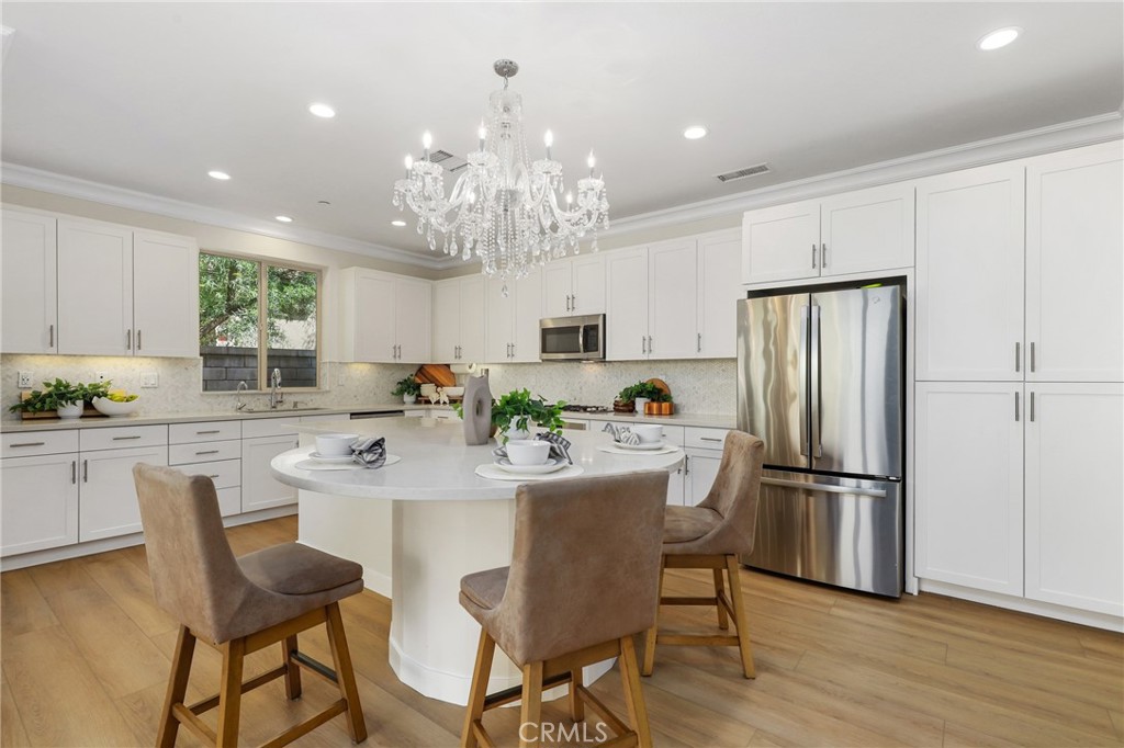 KNOLLS (BKKNLS) - Residential