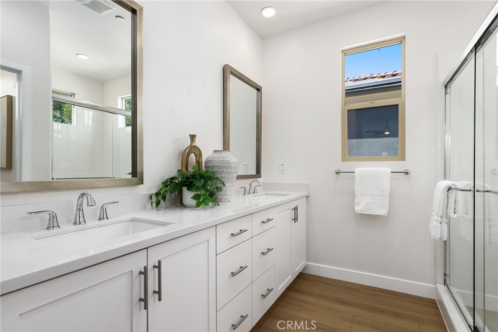 KNOLLS (BKKNLS) - Residential