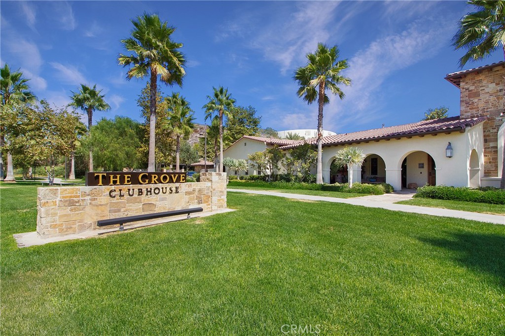 KNOLLS (BKKNLS) - Residential