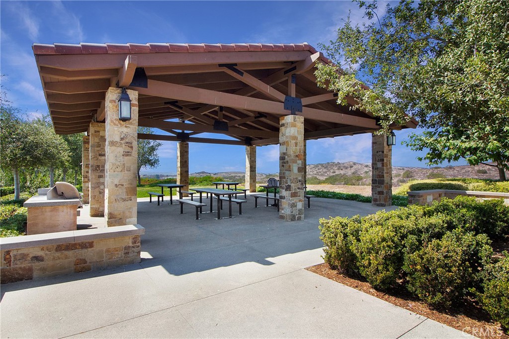 KNOLLS (BKKNLS) - Residential