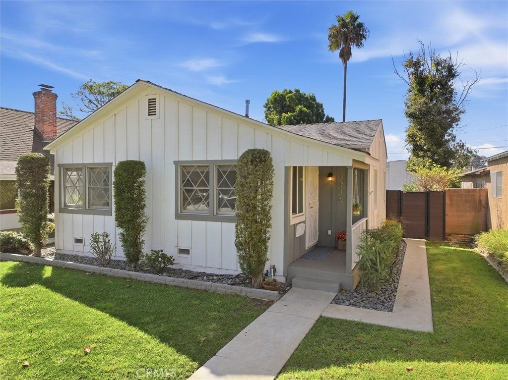 2716 W 155th