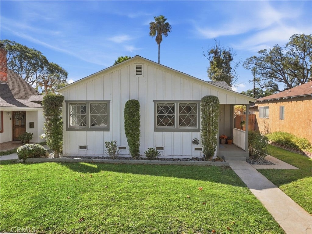 2716 W 155th
