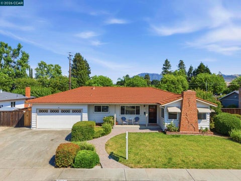 Photo of 1748 Elmhurst Ln LN, Concord, CA 94521 (MLS # 41138955)