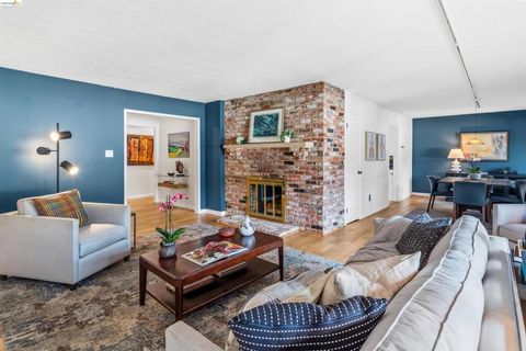 Photo of 1440 1440 Walnut St St #5, Berkeley, CA 94709 (MLS # 41125123)