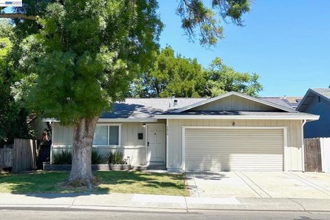Photo of 1475 Christina Ave AVE, Stockton, CA 95204 (MLS # 41134313)
