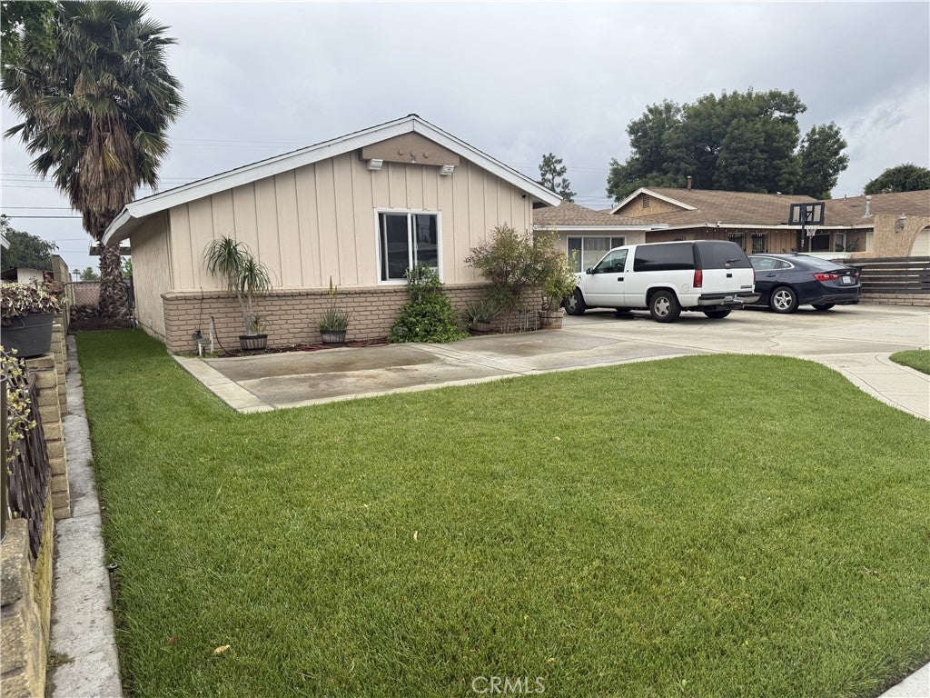 1686 E Princeton Street