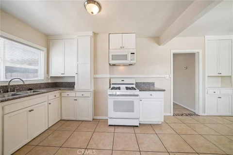 MLS: IV26185799