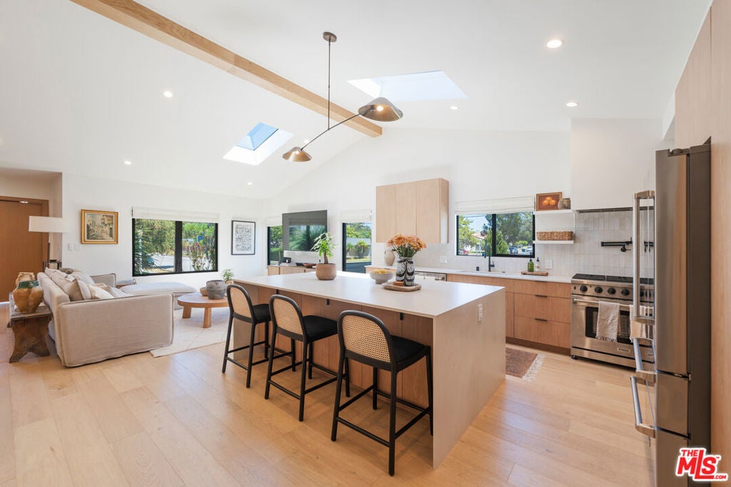 6000 W 75th Street