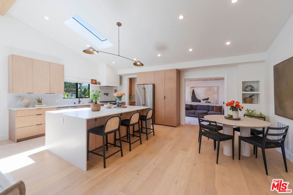 6000 W 75th Street