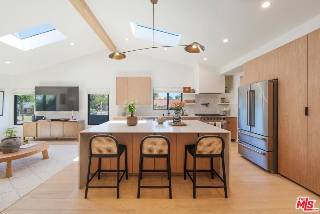 6000 W 75th Street
