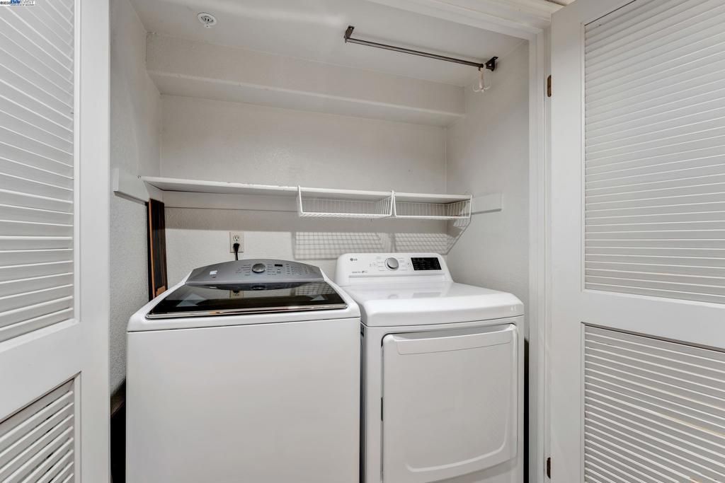 listing image 130723235696074609575