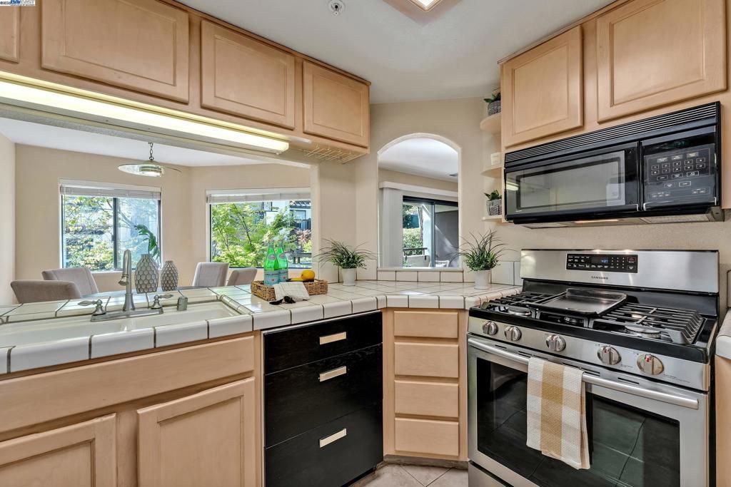 listing image 130729989877469662144