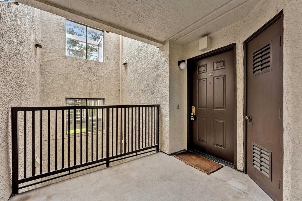 listing image 130727656993807453650