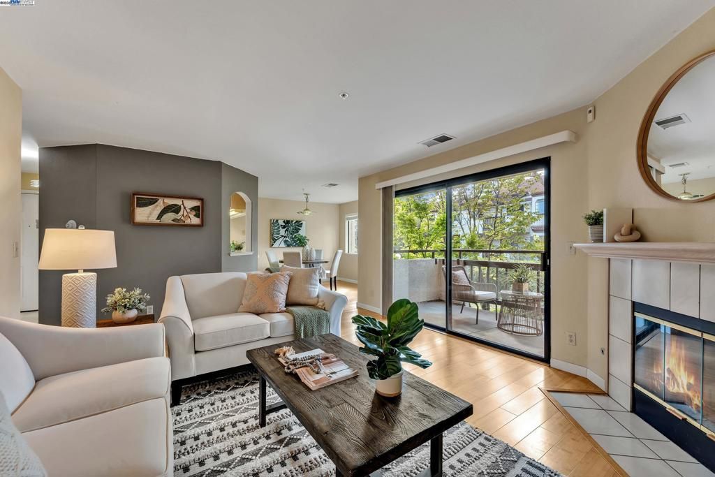 listing image 130720381844551899055