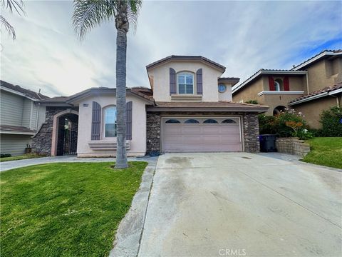 Photo of 28931 Canyon Oak Place, Saugus, CA 91390 (MLS # CV26045717)