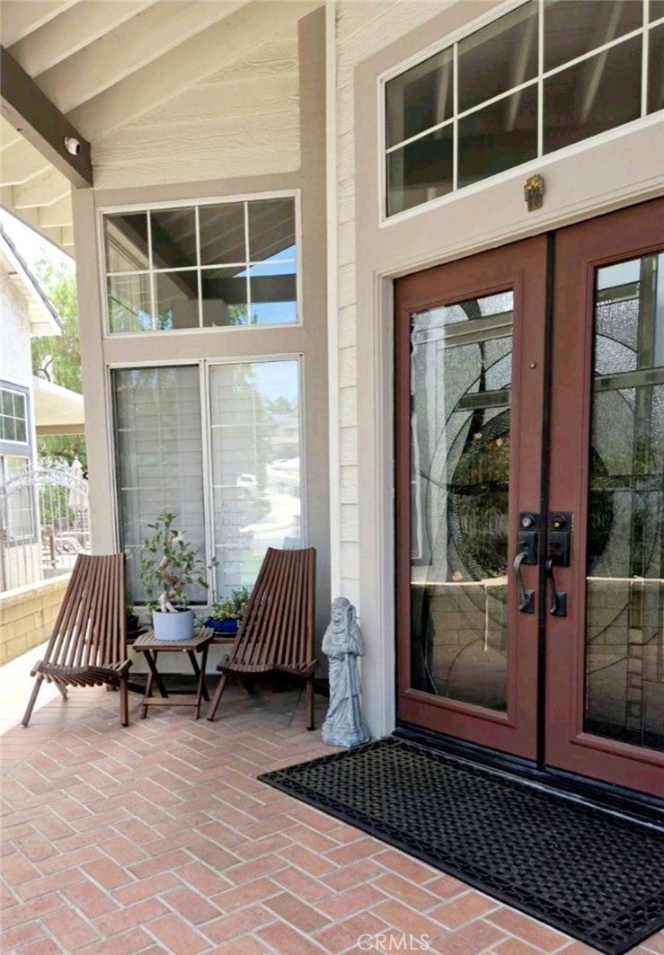 2395 Valley View