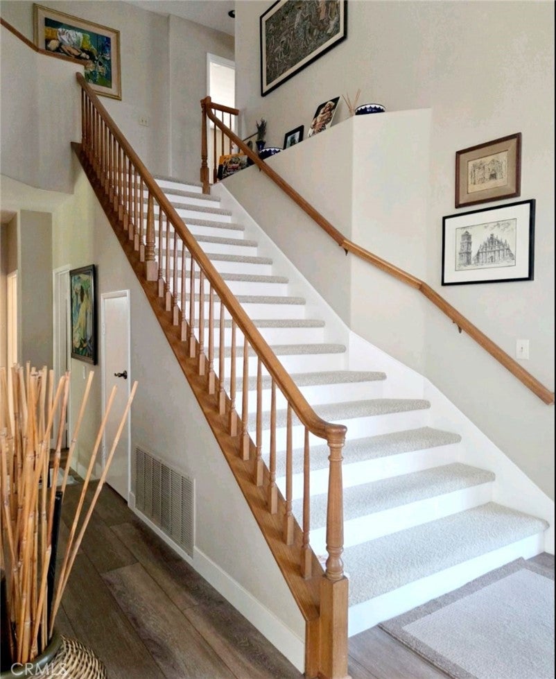 2395 Valley View