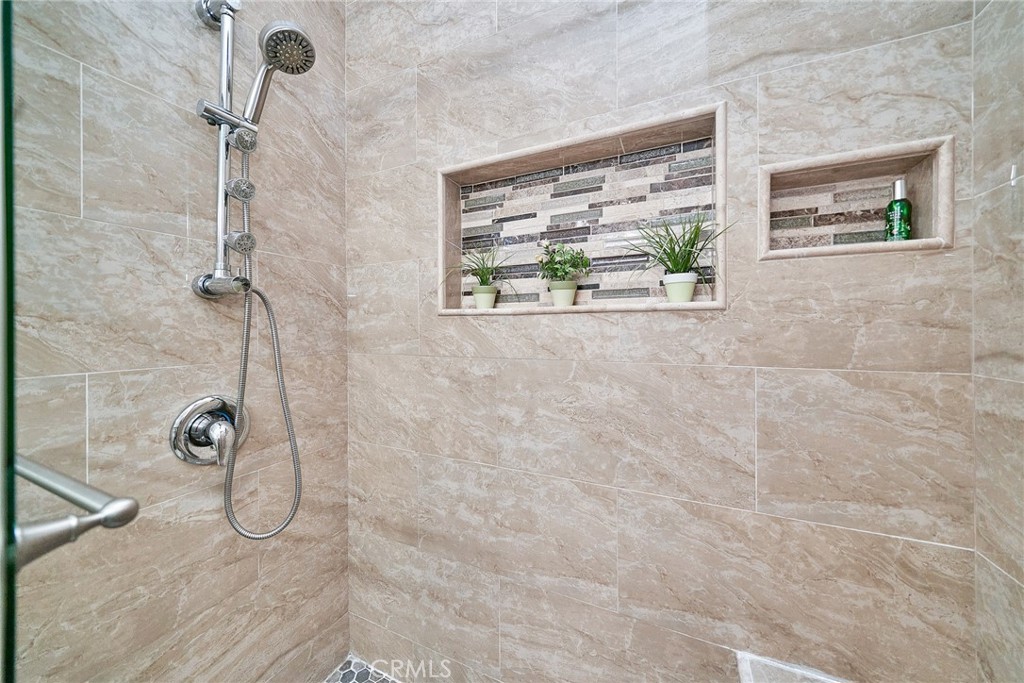 Wrigley Area (WR) - Residential