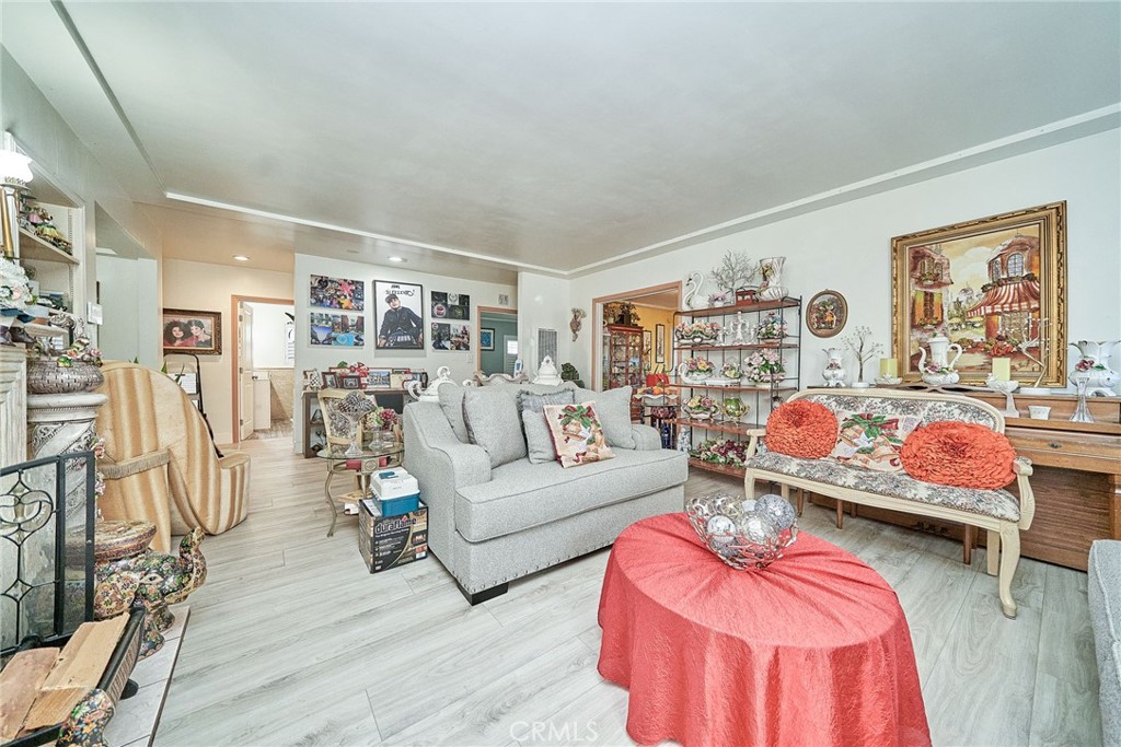 Wrigley Area (WR) - Residential