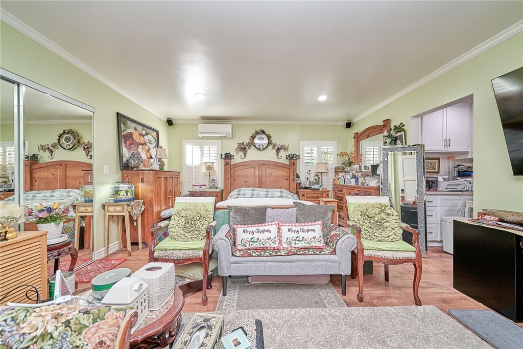 Wrigley Area (WR) - Residential