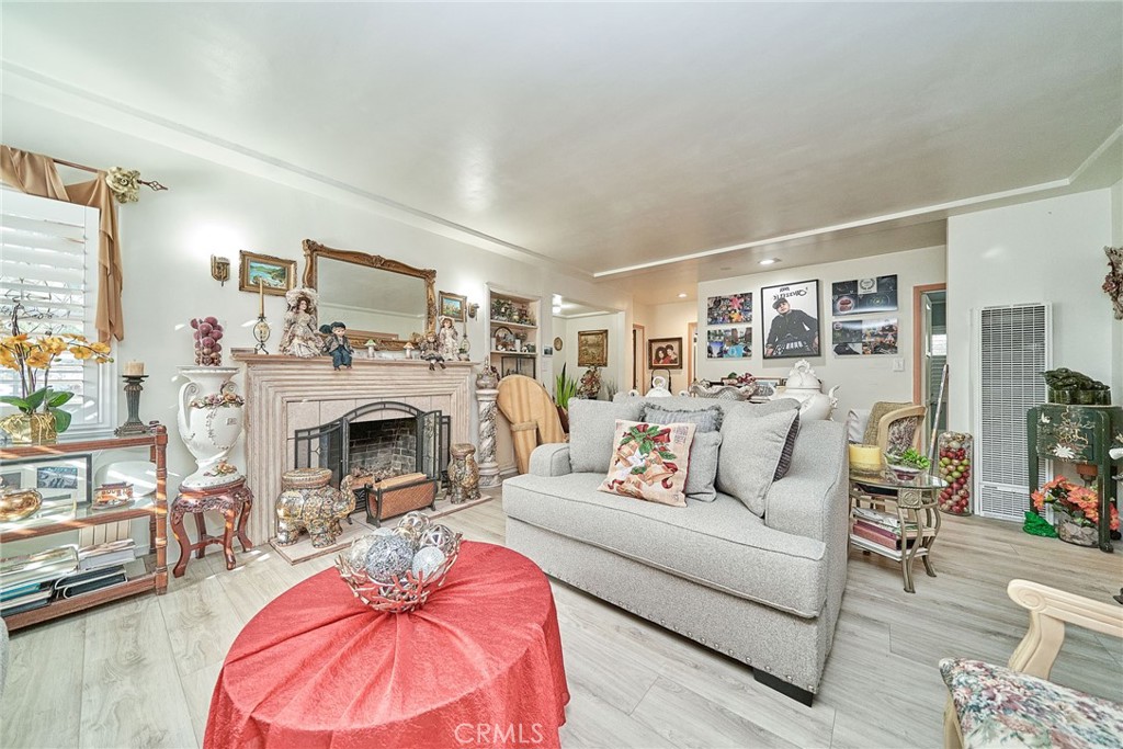 Wrigley Area (WR) - Residential