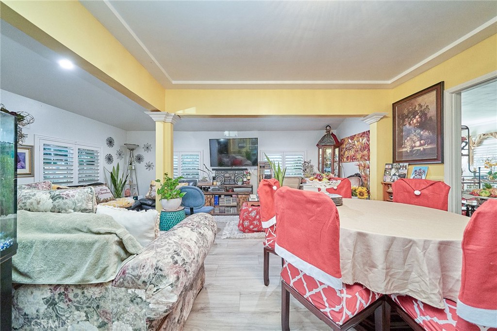 Wrigley Area (WR) - Residential