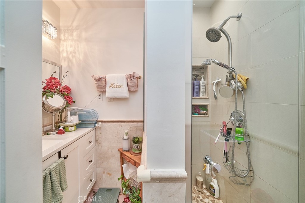 Wrigley Area (WR) - Residential