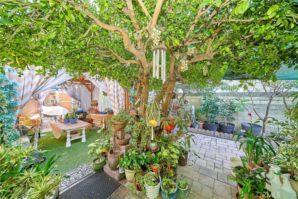 Wrigley Area (WR) - Residential