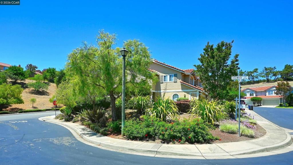 6670 Edgewood Way