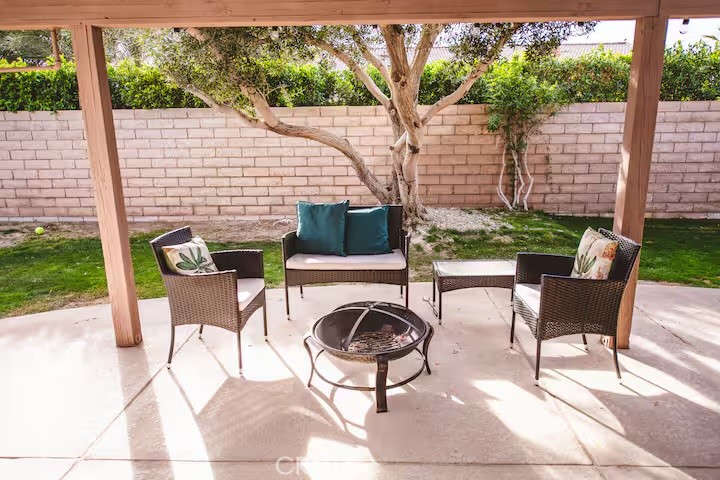 Thousand Palms (32004) - Residential