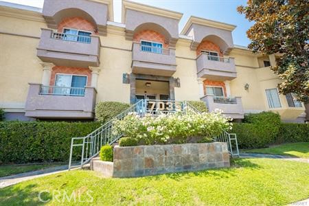 Now available for immediate move-in , this spacious 3-bedroom, 2 bath unit is located next to Lake Bolboa. 1129 Sqft * Bright* Fireplace * Breakfast Bar* Open Kitchen* Central A/C & Heat * Laundry Inside* All Appliances included* 2 car Tandem Parking( #67) * Community pool, spa/hot tub, Sauna & Gym* Water& HoA fee included* Tenant pays Gas & Power.