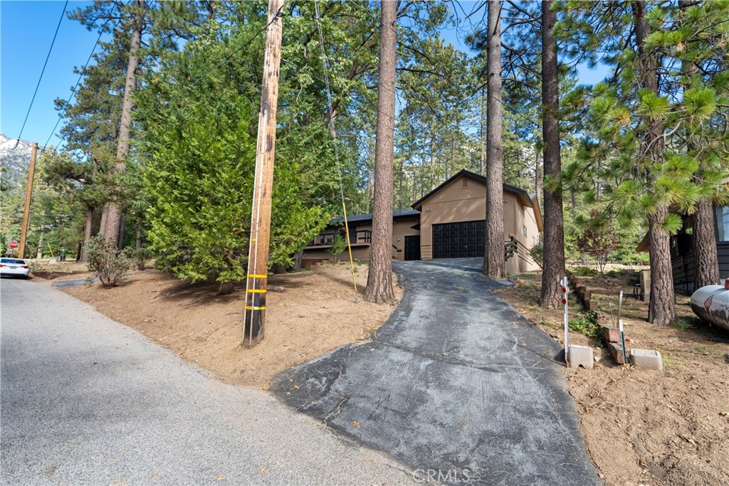 25220 Rim Rock
