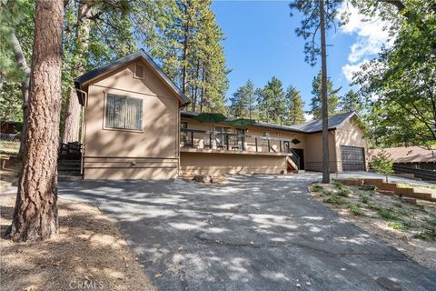 Photo of 25220 Rim Rock Rd, Idyllwild, CA 92549 (MLS # SW25234791)