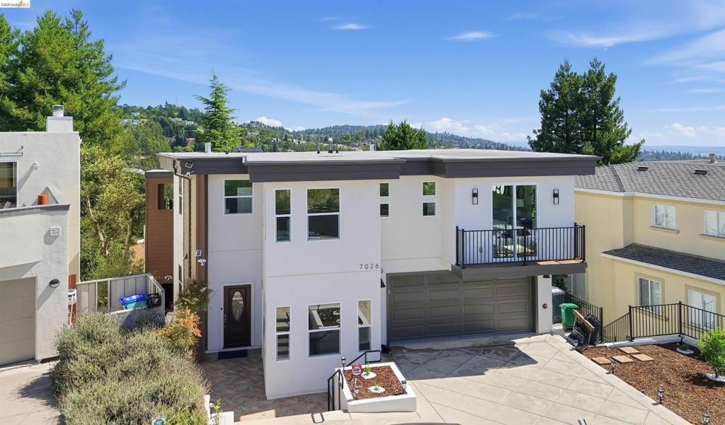 Photo of 7026 Devon Way Way, Berkeley, CA 94705 (MLS # 41144560)