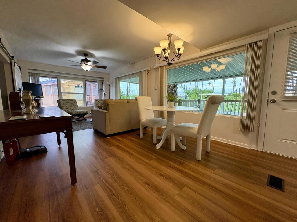 Royal Palms - Manufactured In Park