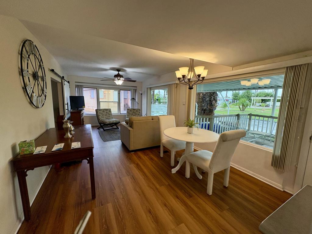 Royal Palms - Manufactured In Park