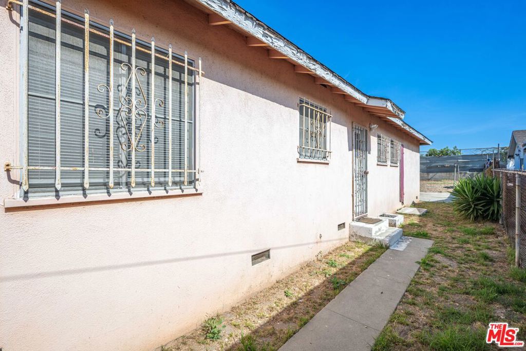 3229 W 108th Street