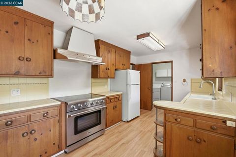 Tiny photo for 22 22 Irving Ln Ln, Orinda, CA 94563 (MLS # 41126305)