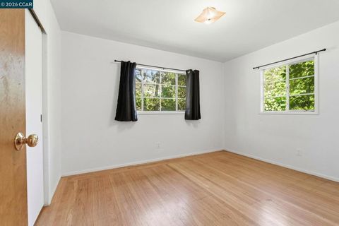 Tiny photo for 22 22 Irving Ln Ln, Orinda, CA 94563 (MLS # 41126305)