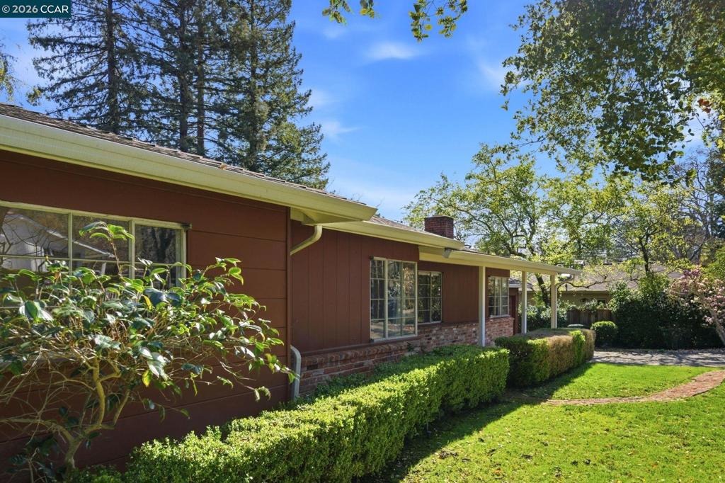 22 Irving Ln Ln, Orinda CA 94563