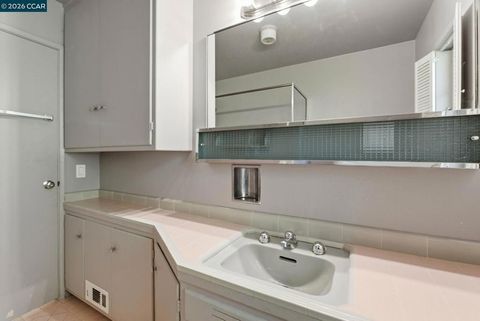 Tiny photo for 22 22 Irving Ln Ln, Orinda, CA 94563 (MLS # 41126305)