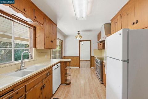 Tiny photo for 22 22 Irving Ln Ln, Orinda, CA 94563 (MLS # 41126305)