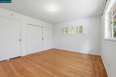 Tiny photo for 22 22 Irving Ln Ln, Orinda, CA 94563 (MLS # 41126305)