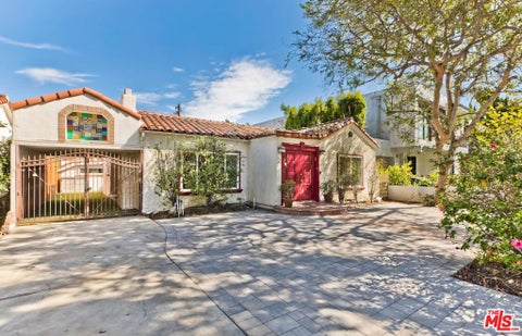 Photo of 324 S Wetherly Drive, Beverly Hills, CA 90211 (MLS # 26102057)