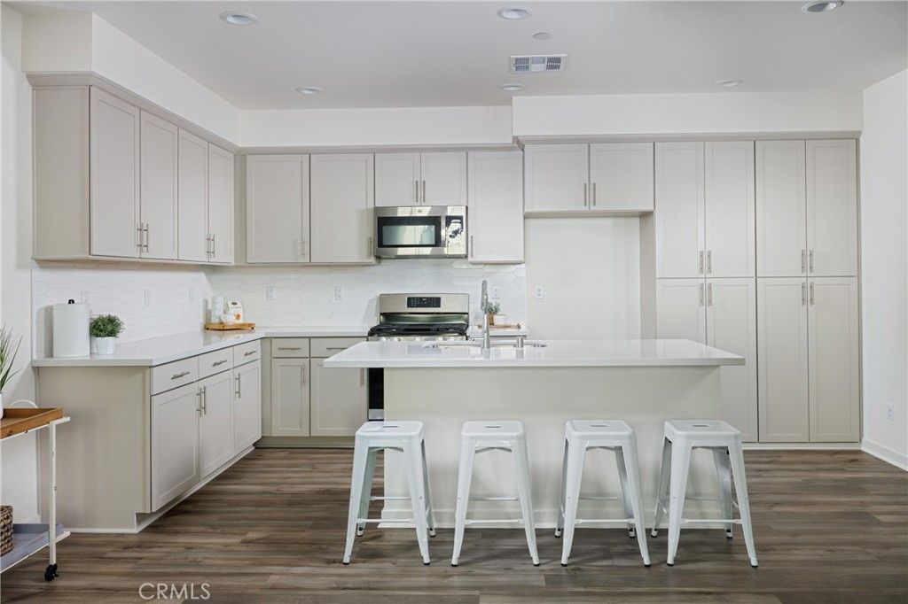 Photo of 420 Coyote Pass, Lake Forest, CA 92610 (MLS # DW26072341)