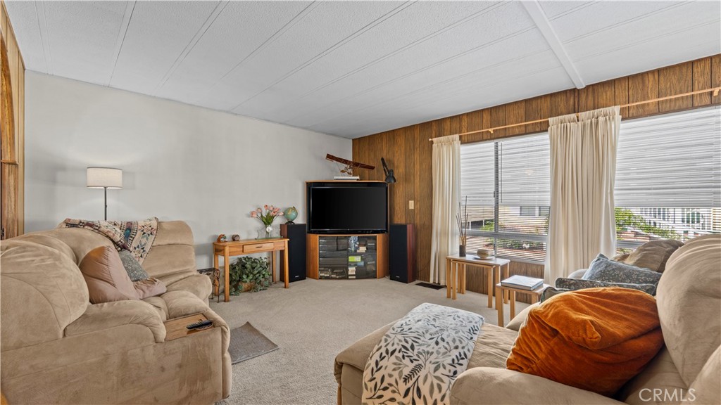 1245 W Cienega Avenue 183