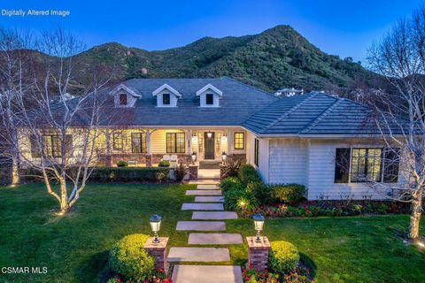 Photo of 2639 Queens Garden Drive, Thousand Oaks, CA 91361 (MLS # 226000776)