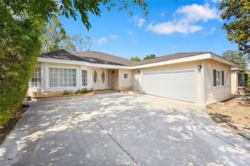 2355 Longden Drive