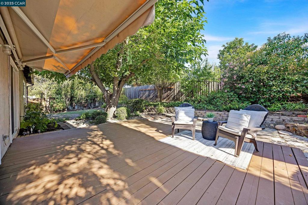MUIR MEADOWS - Residential